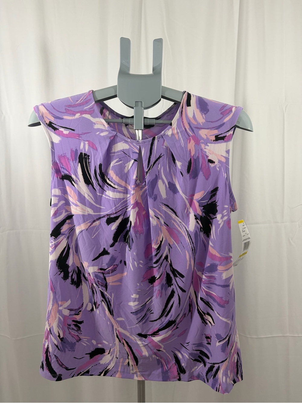 NWT Black Label Women’s Size M Sleeveless Purple Abstract Print Blouse